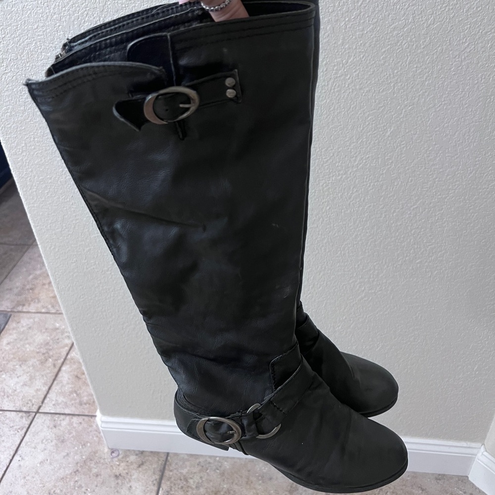 Black Knee-High Leather Boots